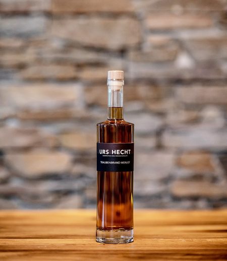 Eau-de-vie de marc de Merlot élevée en fût URS HECHT