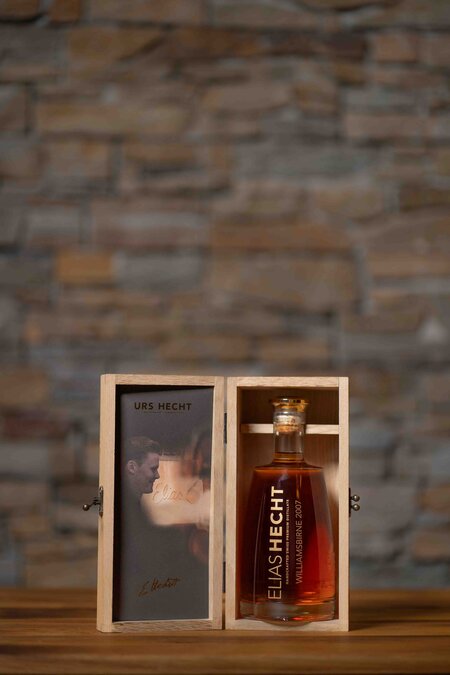 ELIAS HECHT "Williams pear"